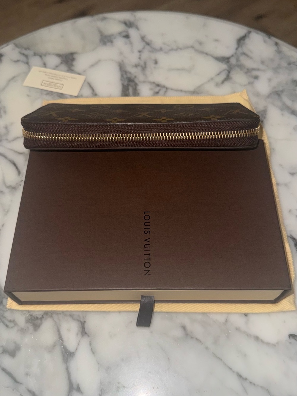 Louis Vuitton Zippy Wallet - Picture 2 of 5